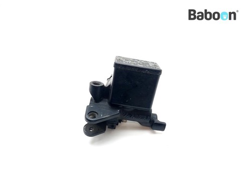 Brake master cylinder front - cylinder,