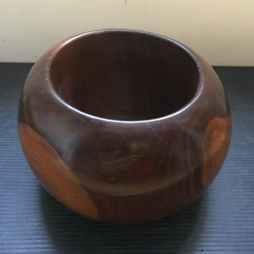 Vintage handcrafted round - vintage,