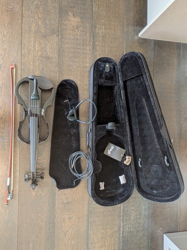 Stagg electric violin - 4/4,