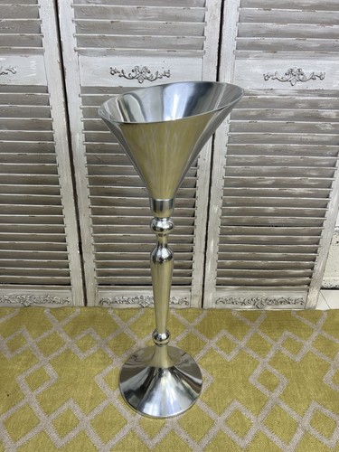 Floor standing large ice - standing,
