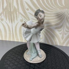 Nao LLADRO Porcelain Figurine