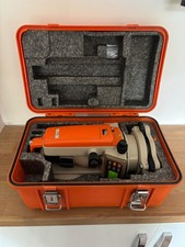 LEICA T-100 DIGITAL THEODOLITE