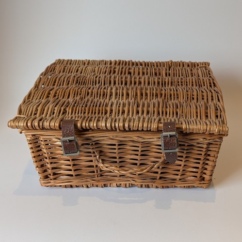 Vintage wicker picnic - vintage, storage