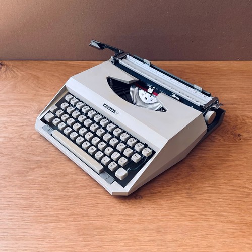 Antares capri typewriter case - capri, typewriter/case