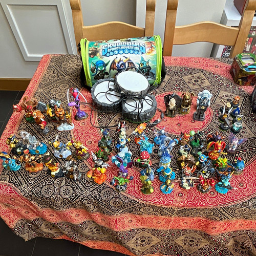 Skylanders figures 50 - skylanders, (~50