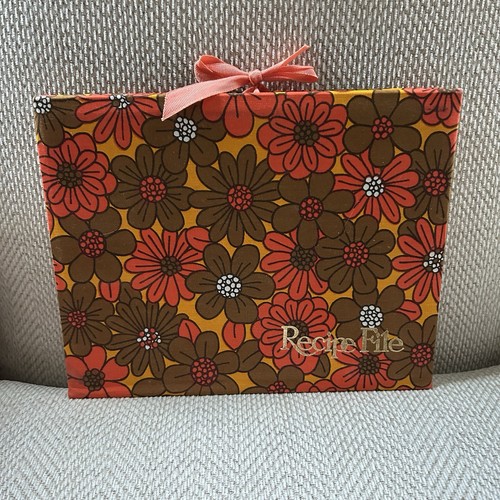 Vtg recipe file - recipe, red