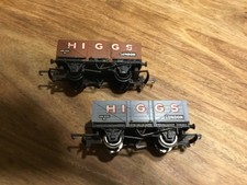 G & R WRENN OO GaugeW4635 RAKE OF 2 HIGGS of LONDON OPEN WAGONS WITH COAL LOAD