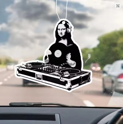 Mona lisa djs decks car - mona,