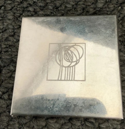 Silver tone collectable double - silver,
