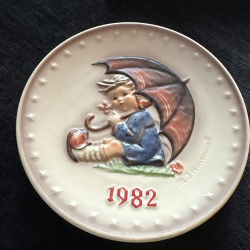 Hummel 1982 annual - plate, vgc