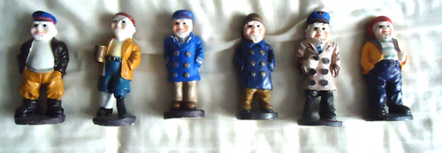 Vintage set resin - of,