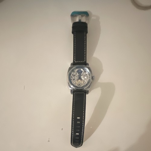 Mechanical watch with skeleton