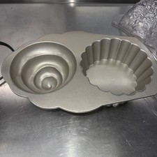 Nordic Ware USA Giant Cupcake