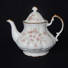 Paragon Victoriana Rose Teapot
