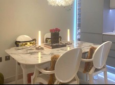 1 Kartell Louis Ghost in