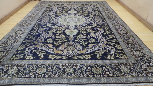 Large carpet rug hand - large,