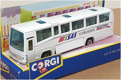 Corgi 17cm long 91908 plaxton - corgi,