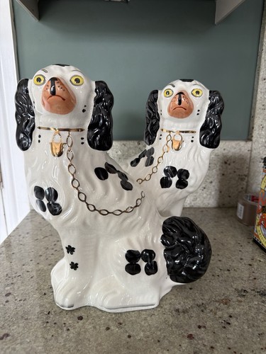 Vintage pair arthur wood - pair,