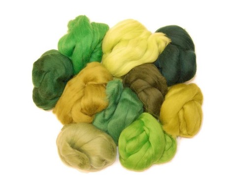 Green merino wool roving 10 - merino,