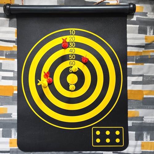 Magnetic dartboard target with - target,