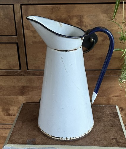 Large vintage enamel jug - large,