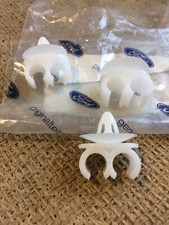 Ford Sierra MK1, Cosworth, Sierra MK2 XR/RS New Genuine Ford fuel pipe clip x 3