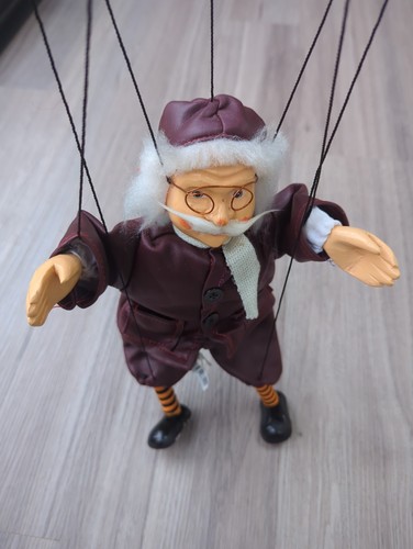 Grove international puppet - grove,