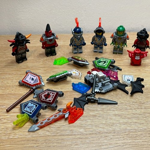 Lego nexo knights minifigures - knights,