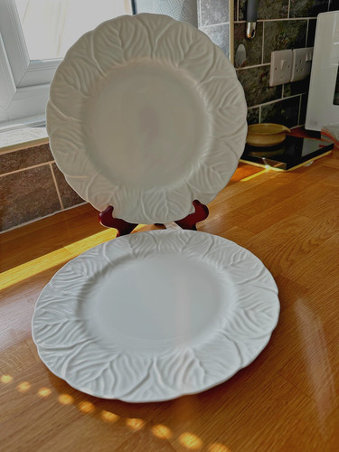 Wedgwood country ware - 2x, 10.5"