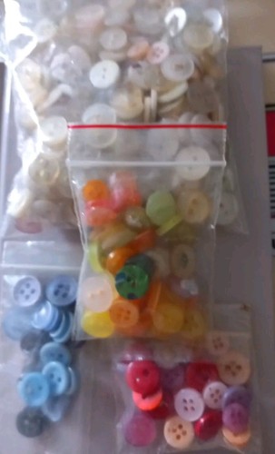 Small vintage buttons - small, asstd