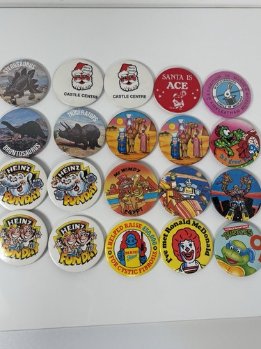 Vintage badges buttons pins - 20,
