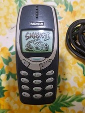 Nokia 3310 ?? completo con batteria ? caricabatterie ?