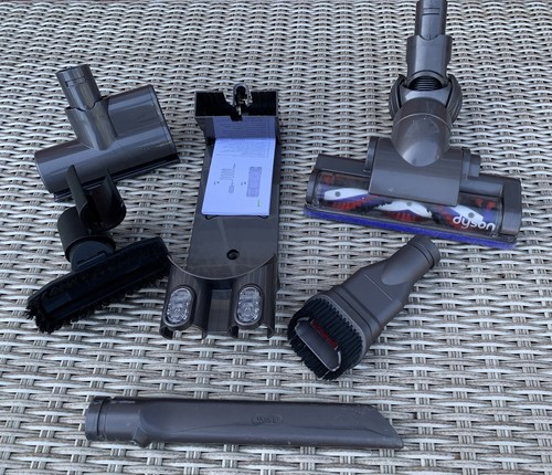 Genuine dyson vacuum - genuine, “dyson”