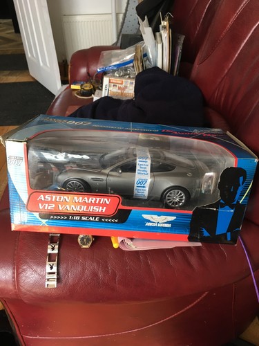 James bond 007 - bond, aston