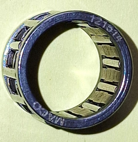 Small end needle bearing - small,