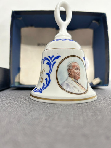 Royal worcester pope - pope, paul