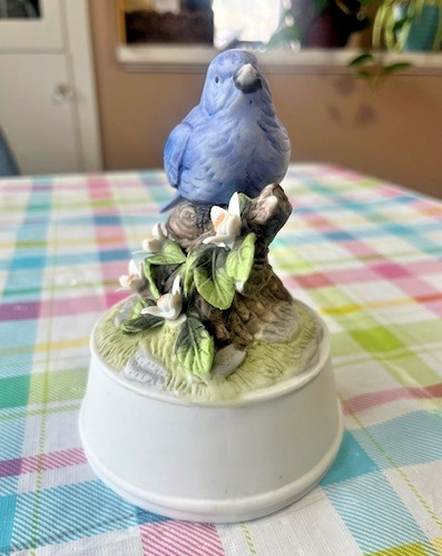Vintage blue bird figurine - blue,