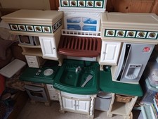 Step 2 Deluxe Toy Kitchen Play