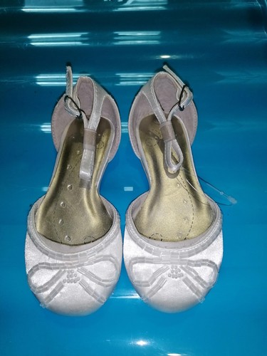 Young girls ivory shoes - young, size
