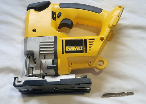 Dewalt dw933 cordless jigsaw - dewalt,