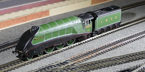 Hornby r3630 lner class - hornby,