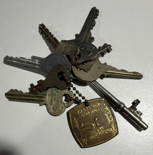 Vintage mixed keys keyring - mixed, lot