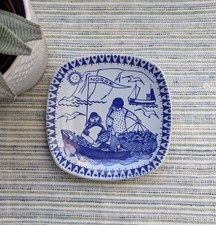 Small plate or trinket dish