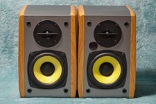 EDIFER R101BT ACTIVE BLUETOOTH LOUDSPEAKERS.24W. 2 X RCA STEREO INPUTS
