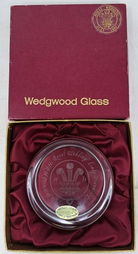 Wedgewood glass paperweight - wedgewood,