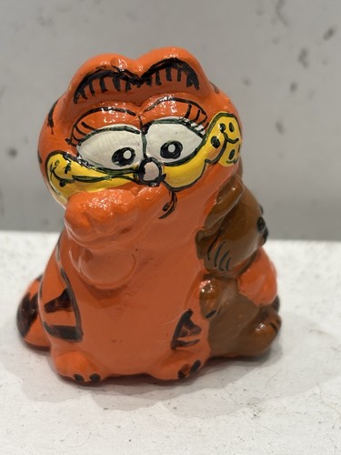 Plastic garfield figure 2 - plastic,