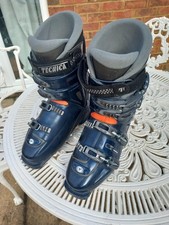 Mens Tecnica Ski Boots in very good condition size 9 1/2