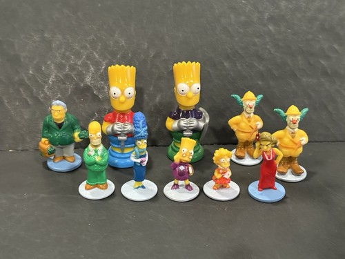 Clue chess simpsons board - /,