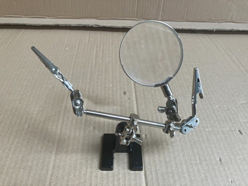 Desktop magnifier helping - desktop,