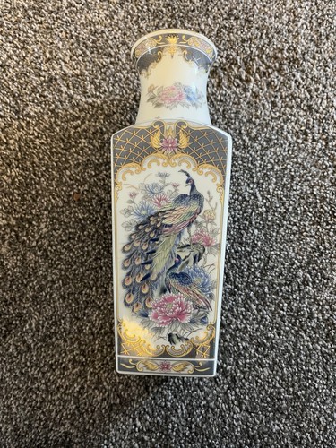 Peacock design vase - design,